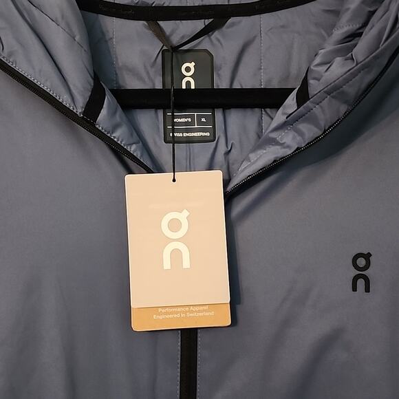 NEW On Insulator Water Repellent Hooded Jacket - Picture 9 of 14